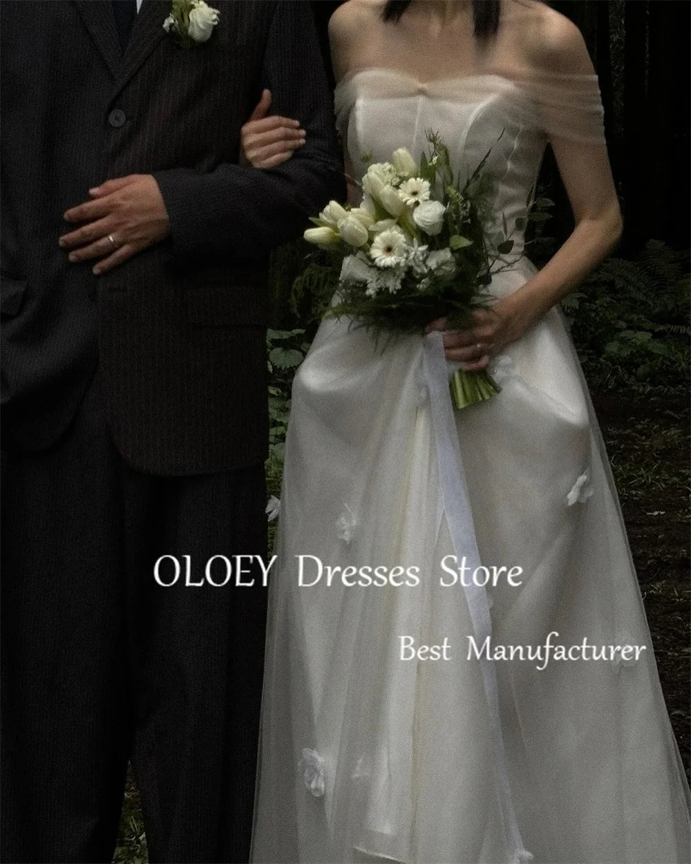 新款象牙白婚紗韓國拍攝/露肩薄紗新娘禮服/3d花朵訂製/大尺碼及地長款