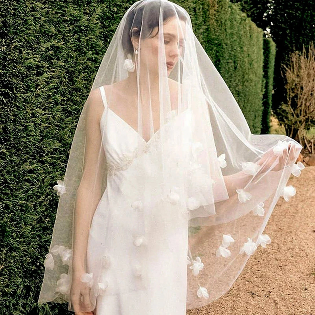 雙層3D花朵美式柔紗新娘頭紗｜附梳固定｜拍照宴會婚禮適用 - WeddLin 輕婚紗