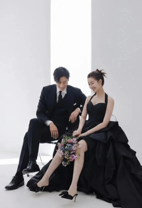 黑色削肩高衩輕婚紗｜weddlin 客製婚紗・小型婚禮與晚宴拍照推薦