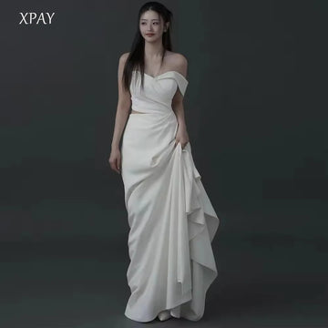 韓系單肩開衩緞面輕婚紗｜客製婚紗、自助婚紗外拍與小型婚禮推薦