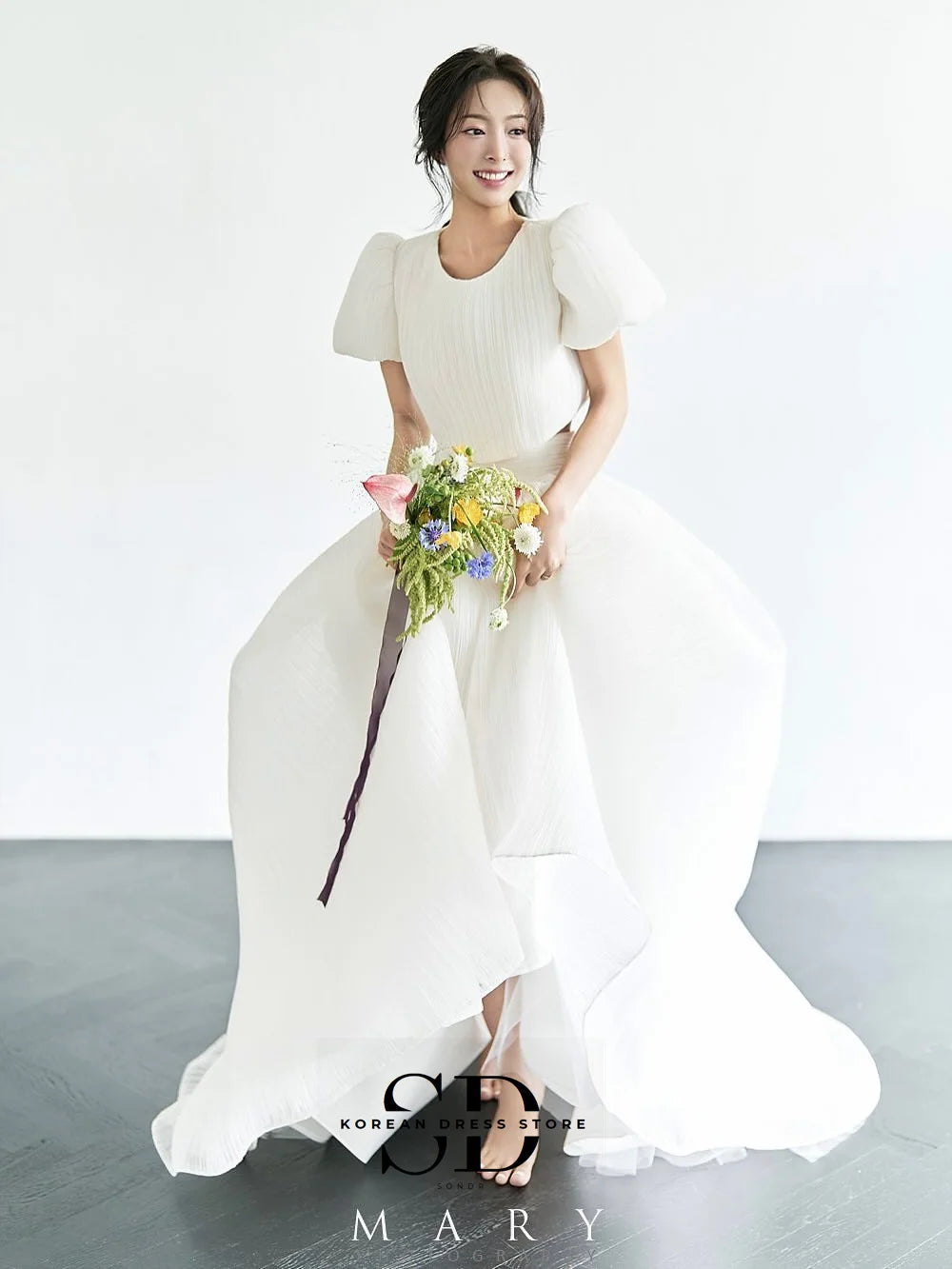 WeddLin 韓版短袖兩件式婚紗｜A字版緞面新娘禮服