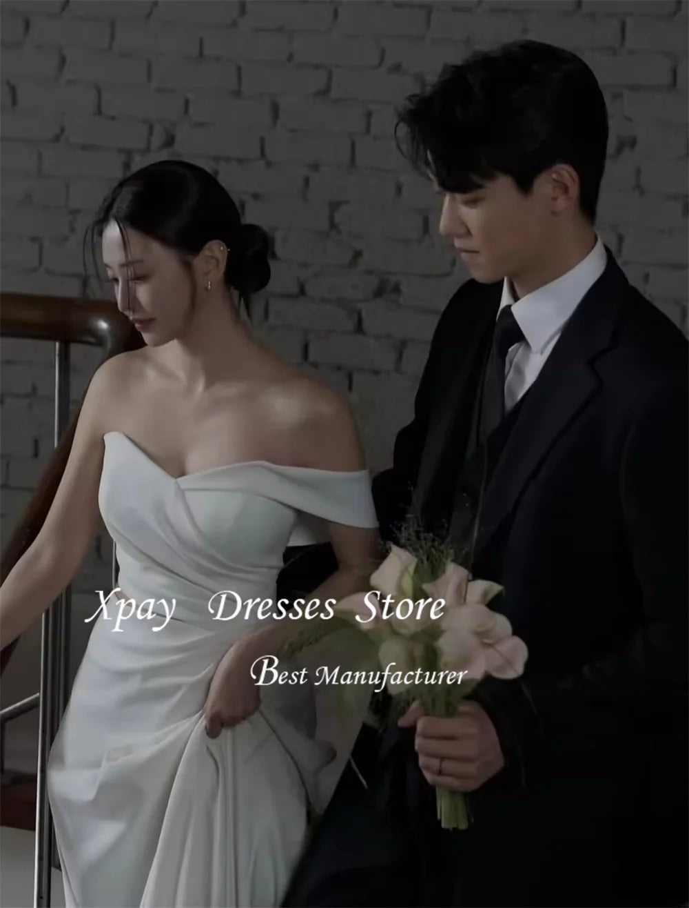 韓系單肩開衩緞面輕婚紗｜客製婚紗、自助婚紗外拍與小型婚禮推薦