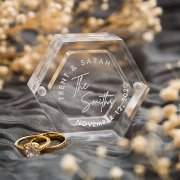 訂製透明六角形戒指盒/雕刻壓克力結婚戒指盒/個性化框架訂婚戒指儲物禮品戒指盒