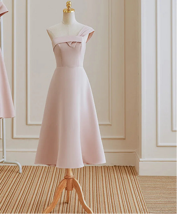 復古 V 領緞面輕禮服｜Weddlin 蝴蝶結收腰 A-Line 伴娘宴客服 (可客製)