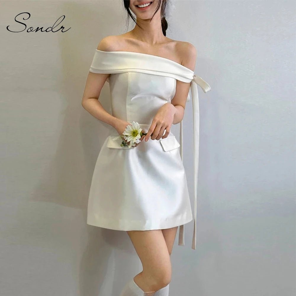 訂製款無袖短款A字婚紗｜絲質塔夫綢｜平口褶皺設計｜可客製尺寸與顏色 - WeddLin 輕婚紗