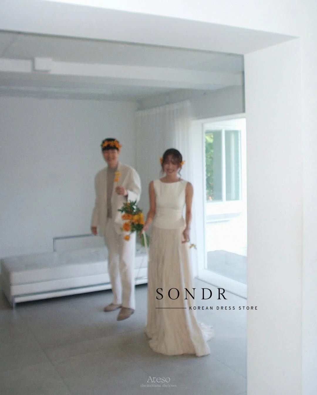韓系簡約平口輕婚紗｜客製化 A 字外拍婚紗｜訂購制 - WeddLin 輕婚紗