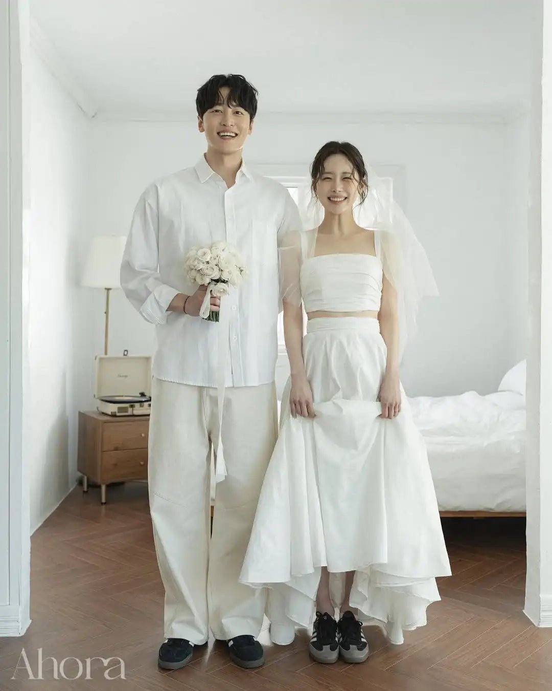 韓系簡約雙件式A字婚紗｜塔夫綢褶皺設計｜無袖拖地款｜可客製尺寸與顏色 - WeddLin 輕婚紗