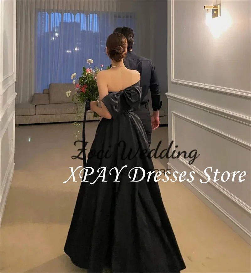 客製款黑色緞面蝴蝶結露背禮服｜一字領A字裙 拍照／婚禮／宴會用 - WeddLin 輕婚紗