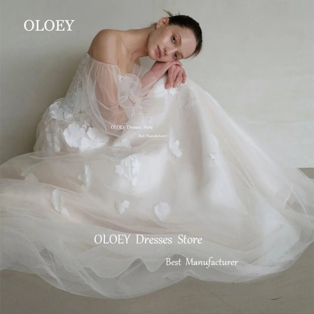 蕾絲泡泡袖客製輕婚紗｜長袖、A字修身版、海外婚禮訂購 - WeddLin 輕婚紗