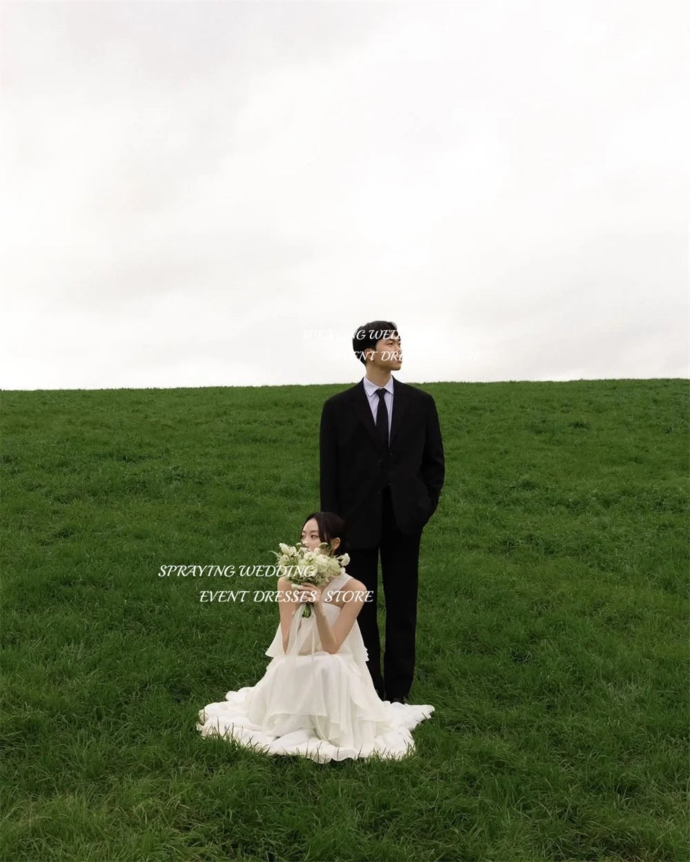 露背 A 字婚紗韓國拍攝/歐根紗無袖束身新娘禮服/長版分層婚紗訂製 - WeddLin 輕婚紗