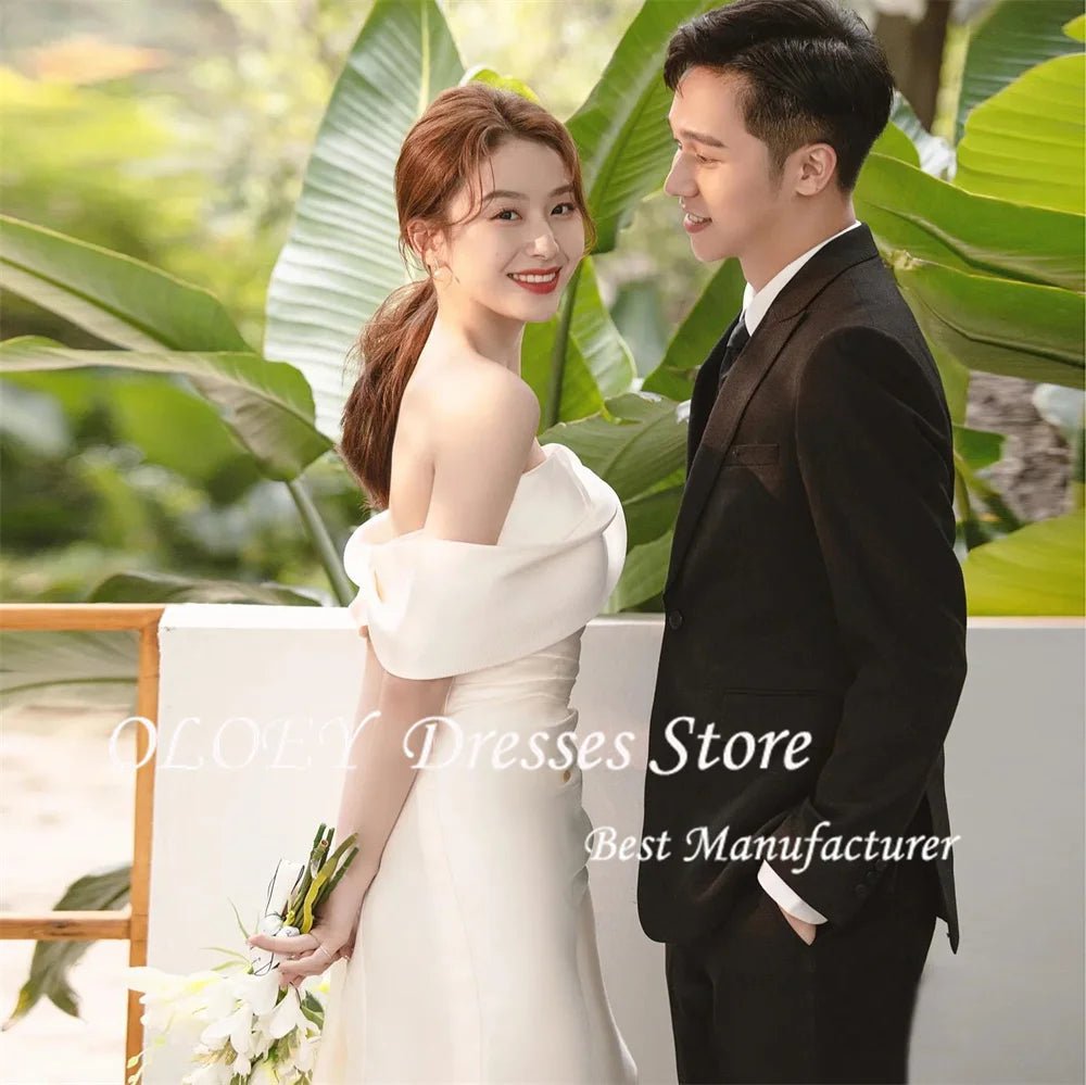 簡約一字肩A字型婚紗/ 韓國攝影款/ 霧面緞面/ 拖地長裙/ 馬甲綁帶/ 可訂製 - WeddLin 輕婚紗