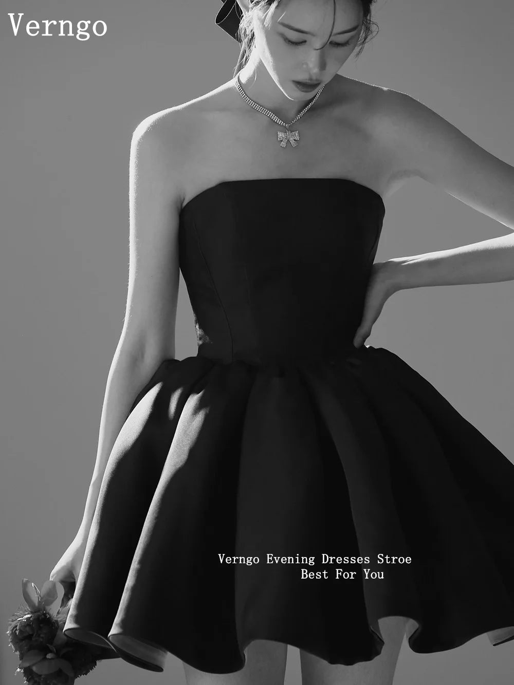 黑色緞面短禮服/ 無肩帶 A字版型/ 短款舞會/返校節禮服 - WeddLin 輕婚紗