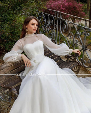 訂製高領兩件式長袖婚紗附腰帶｜簡約歐根紗A字拖尾款 - WeddLin 輕婚紗