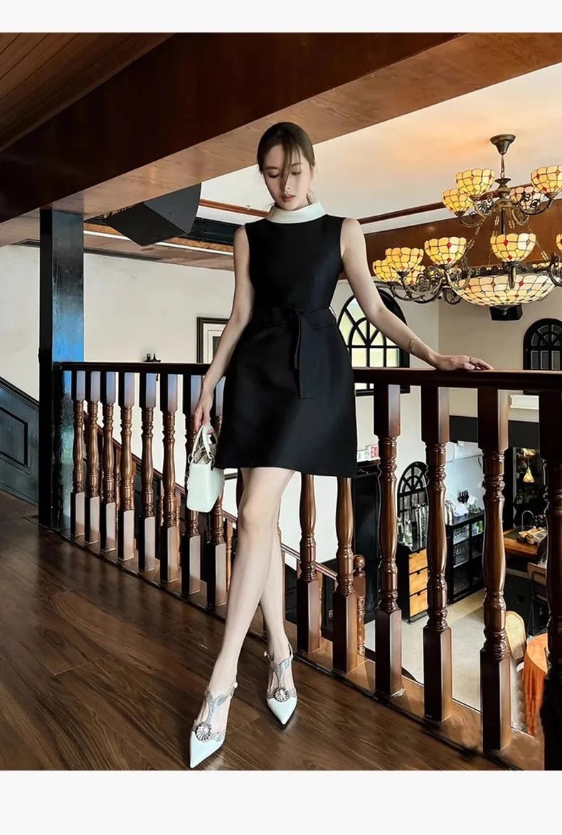經典赫本風/無袖綁帶A字洋裝｜修身圓領中長裙｜優雅粉黑色兩款｜春夏優雅時尚穿搭 - WeddLin 輕婚紗