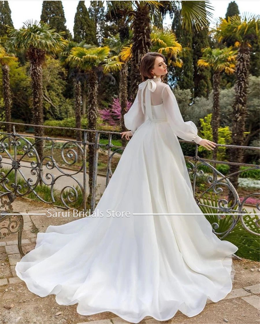 訂製高領兩件式長袖婚紗附腰帶｜簡約歐根紗A字拖尾款 - WeddLin 輕婚紗