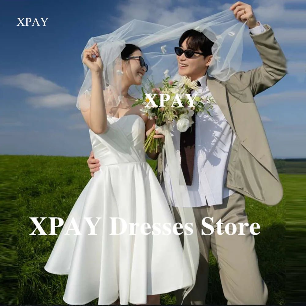 簡約短款婚禮禮服｜心型領 A 字裙｜膝上長度｜軟緞材質｜綁帶背設計｜可客製化 - WeddLin 輕婚紗