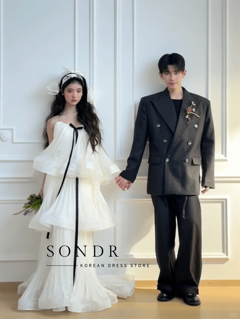 韓式平口多層次訂製輕婚紗｜經典顯瘦 A-Line 氣質婚紗 - WeddLin 輕婚紗