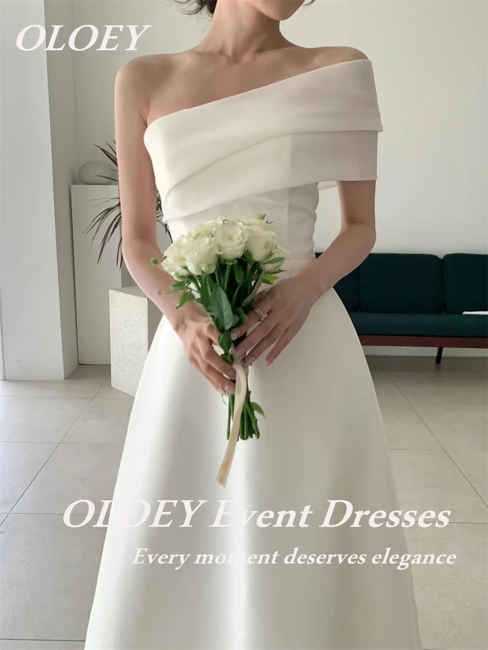 極簡平口 A-Line 輕婚紗｜經典緞面顯瘦禮服｜客製化訂製 - WeddLin 輕婚紗