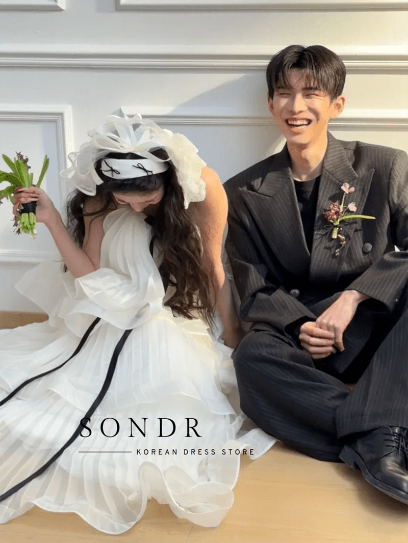 韓式平口多層次訂製輕婚紗｜經典顯瘦 A-Line 氣質婚紗 - WeddLin 輕婚紗