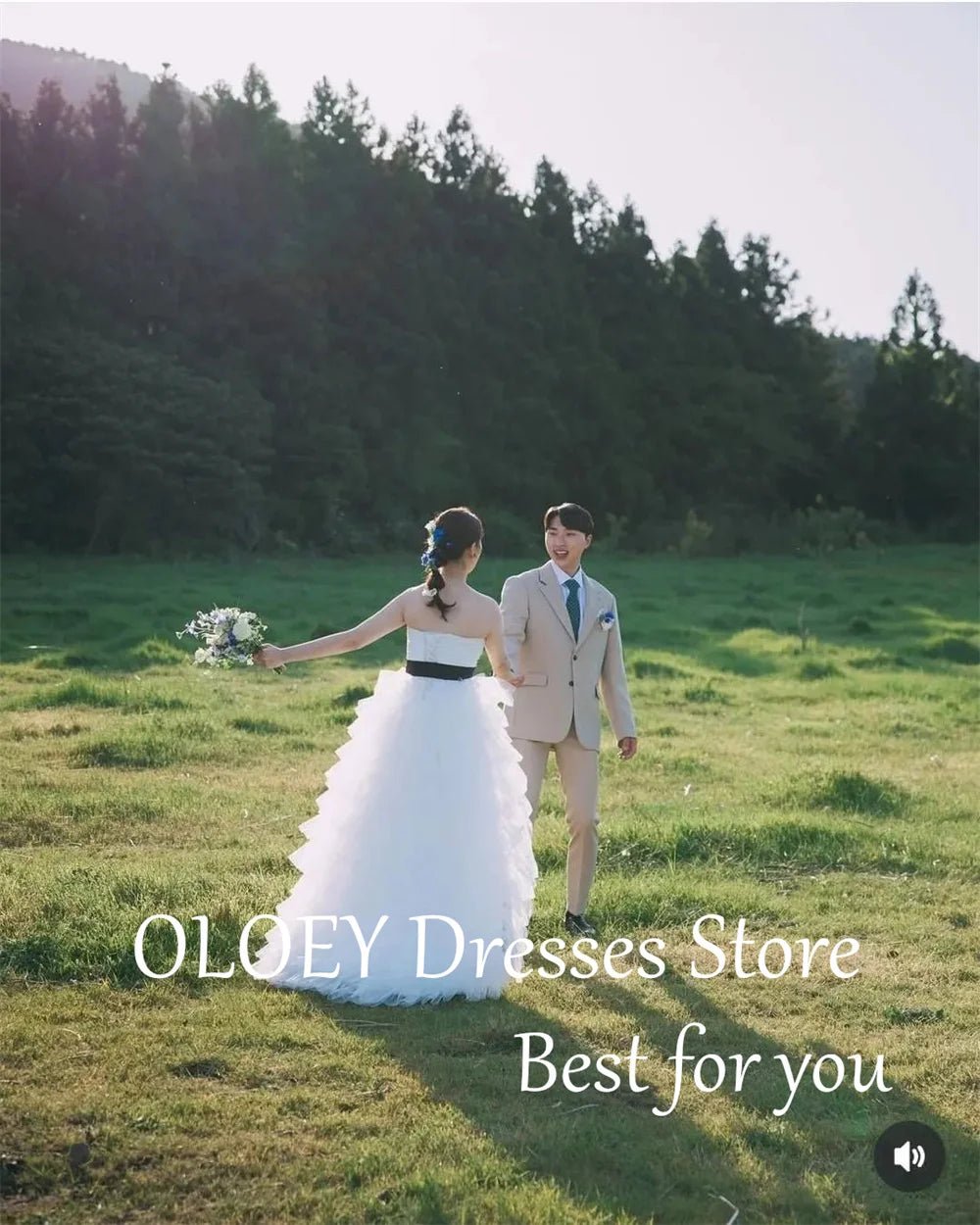 無肩帶高開衩多層褶襉掃尾韓式婚紗/ 客製款 - WeddLin 輕婚紗
