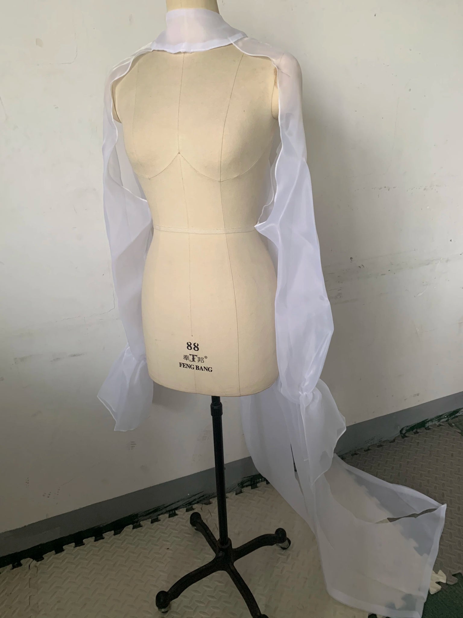 歐根紗蓬袖婚宴外套-特殊場合必備 - WeddLin 輕婚紗歐根紗蓬袖婚宴外套-特殊場合必備歐根紗蓬袖婚宴外套-特殊場合必備