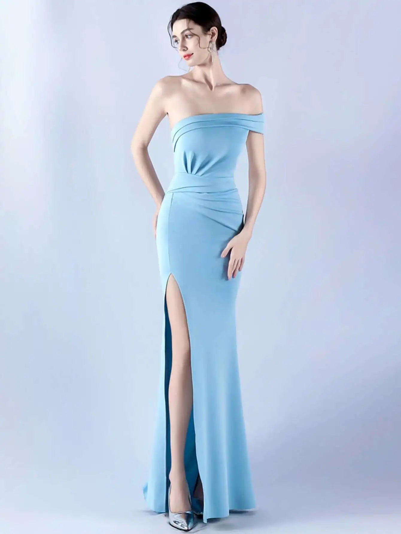 一字領露背貼身長洋裝｜黑白色露肩開衩禮服 - WeddLin 輕婚紗