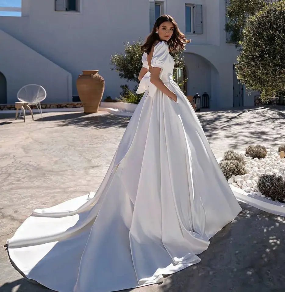 訂製白色緞面婚紗/帶口袋短袖泡泡袖/露背新娘禮服/定制 - WeddLin 輕婚紗