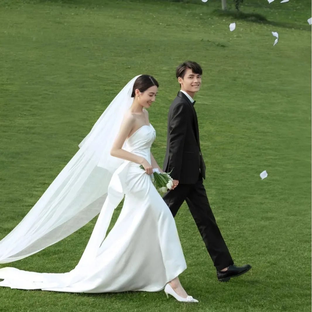 極簡平口緞面蝴蝶結輕婚紗｜依照身形訂製 - WeddLin 輕婚紗