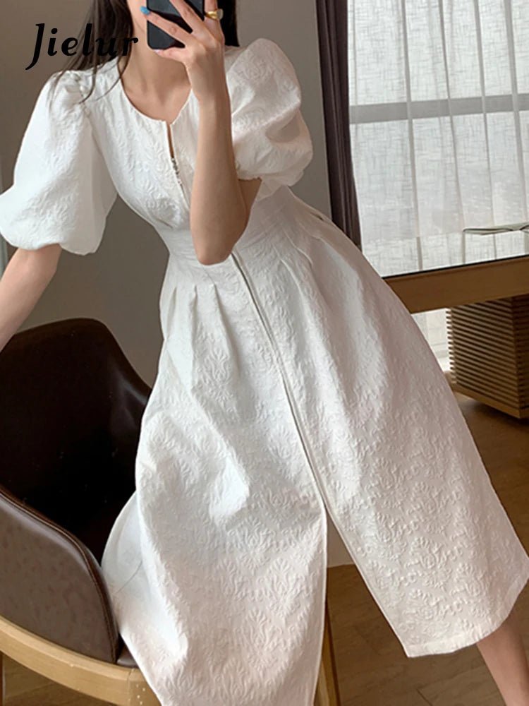 復古法式度假洋裝/ 白色短袖澎袖修身中長洋裝/ 夏日優雅派對裙 - WeddLin 輕婚紗