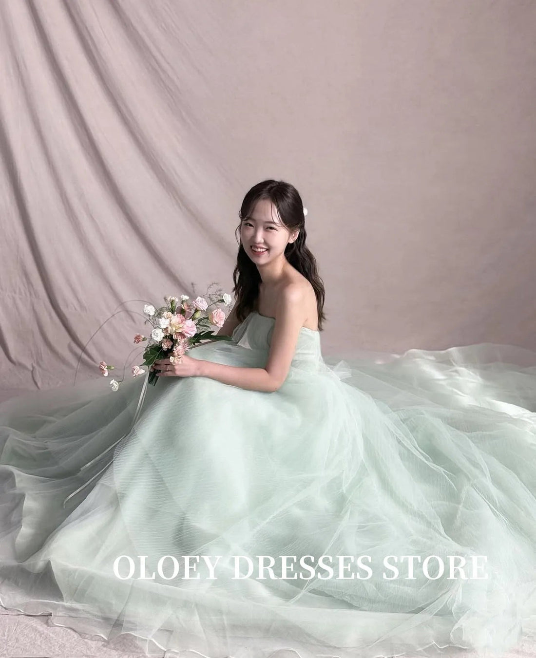 綠色薄紗晚禮服/ 韓版露肩長裙/ 拖尾婚紗 /拍攝禮服 /客製化款 - WeddLin 輕婚紗