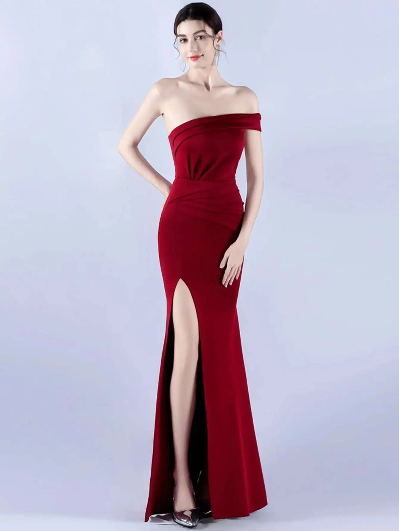 一字領露背貼身長洋裝｜黑白色露肩開衩禮服 - WeddLin 輕婚紗