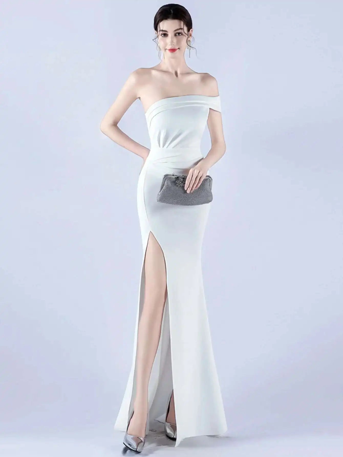 一字領露背貼身長洋裝｜黑白色露肩開衩禮服 - WeddLin 輕婚紗