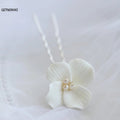 白色陶瓷花新娘髮夾/ 髮簪/ 婚禮頭飾/髮飾品 - WeddLin 輕婚紗