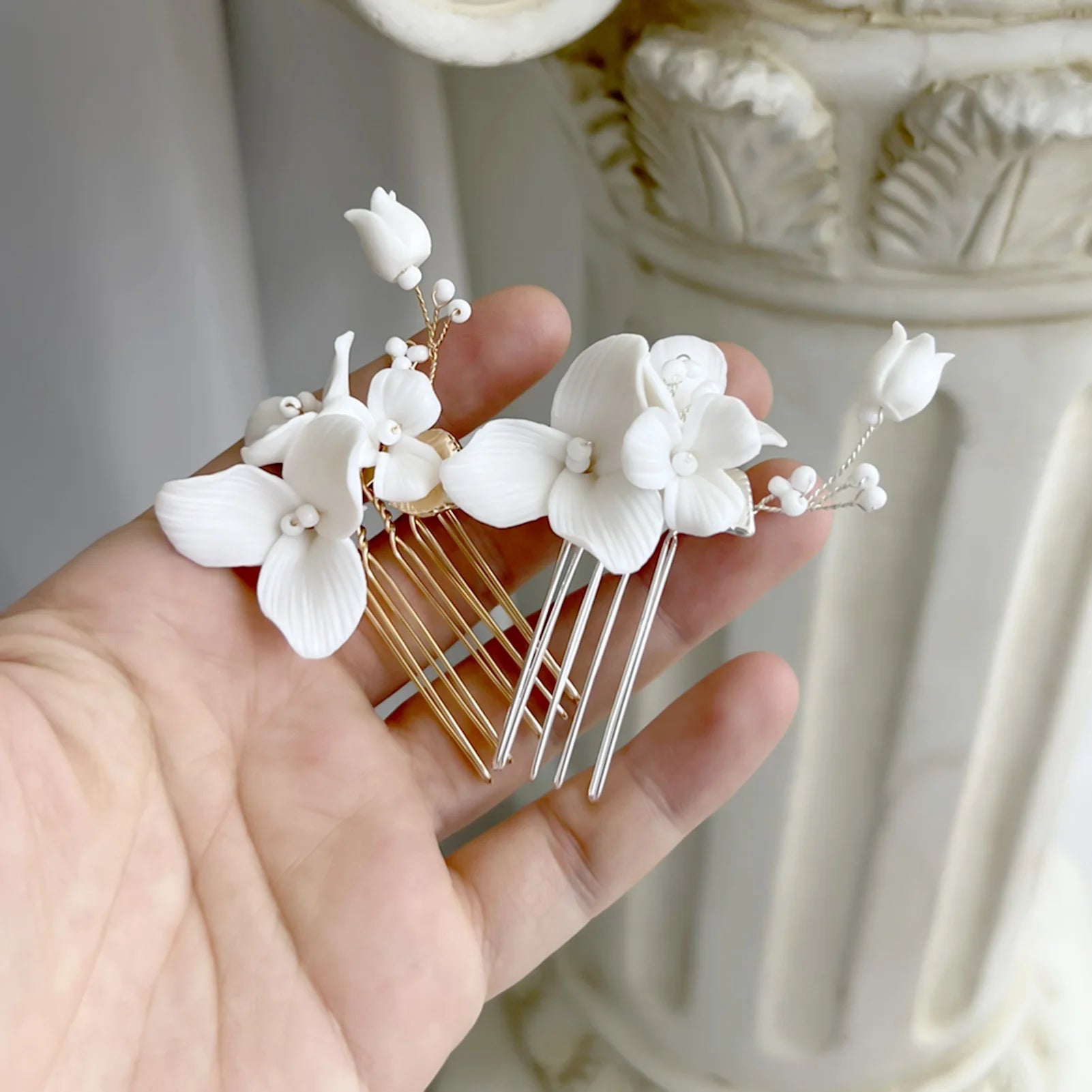 白色陶瓷花新娘髮夾/ 髮簪/ 婚禮頭飾/髮飾品 - WeddLin 輕婚紗
