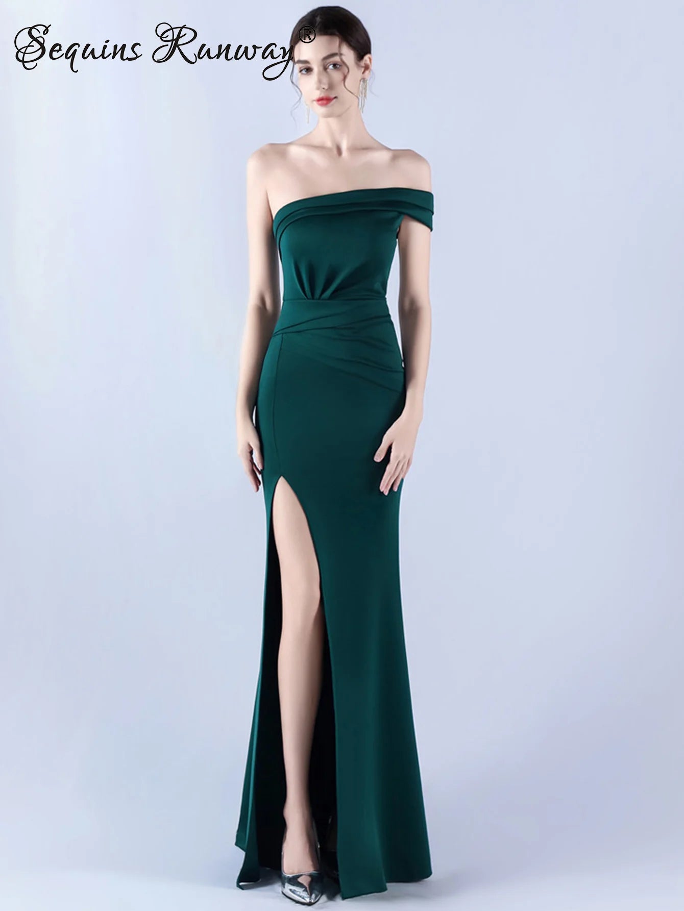 一字領露背貼身長洋裝｜黑白色露肩開衩禮服 - WeddLin 輕婚紗