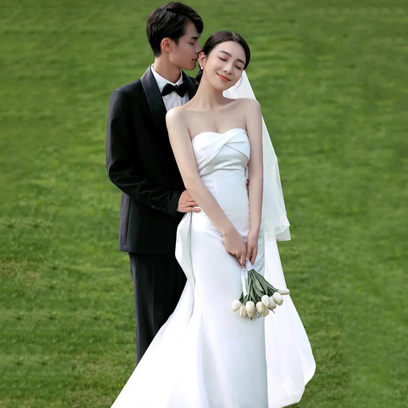極簡平口緞面蝴蝶結輕婚紗｜依照身形訂製 - WeddLin 輕婚紗