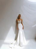 亮緞吊帶珍珠V領美人魚婚紗 - WeddLin 輕婚紗