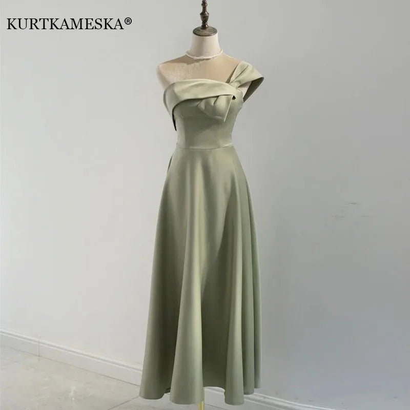 復古 V 領緞面輕禮服｜Weddlin 蝴蝶結收腰 A - Line 伴娘宴客服 (可客製) - WeddLin 輕婚紗