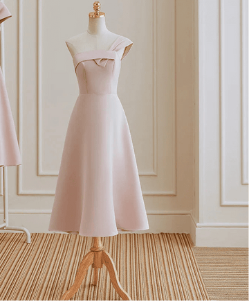 復古 V 領緞面輕禮服｜Weddlin 蝴蝶結收腰 A - Line 伴娘宴客服 (可客製) - WeddLin 輕婚紗