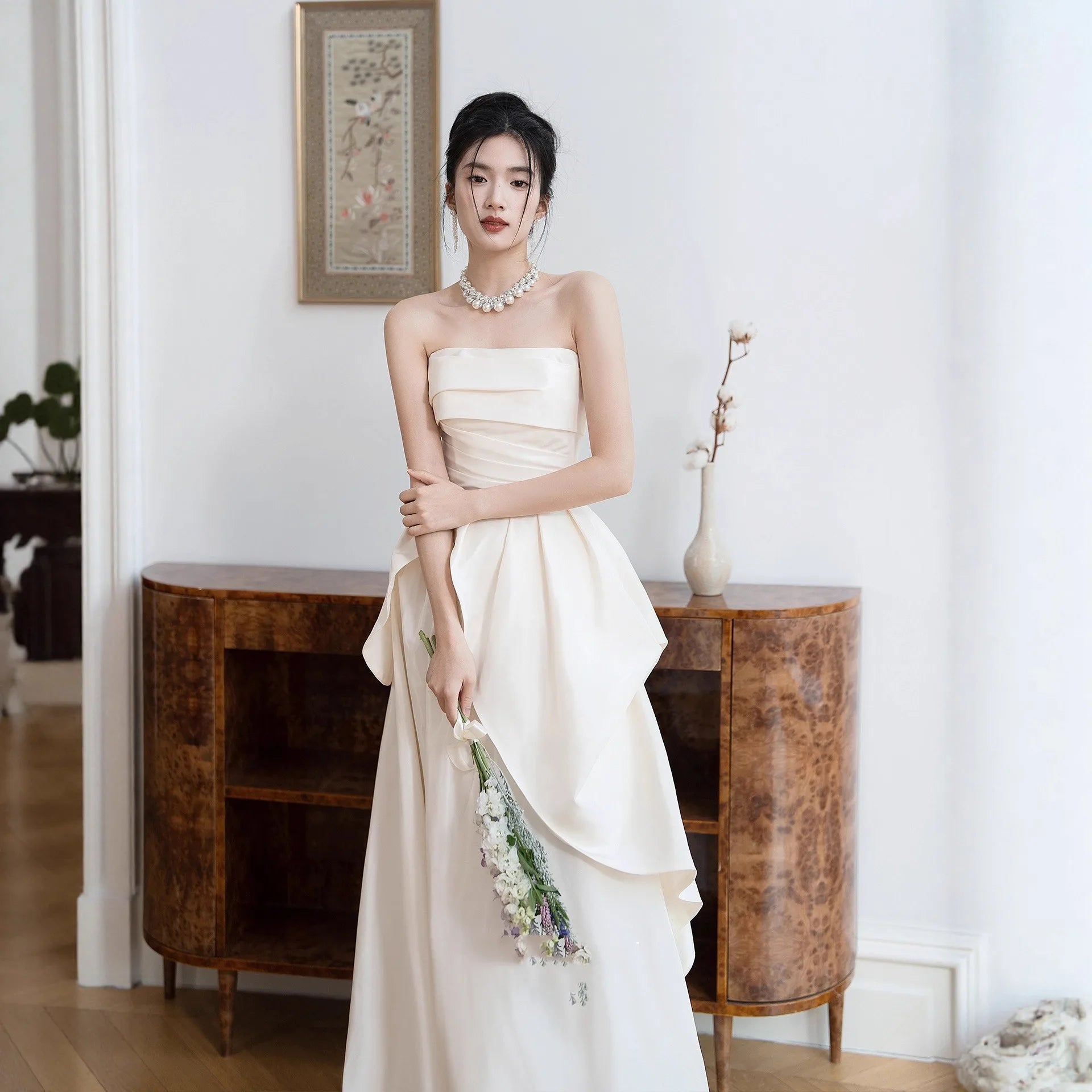 法式緞面露背輕婚紗｜登記日與小型婚禮適用 可客製尺寸 weddlin - WeddLin 輕婚紗