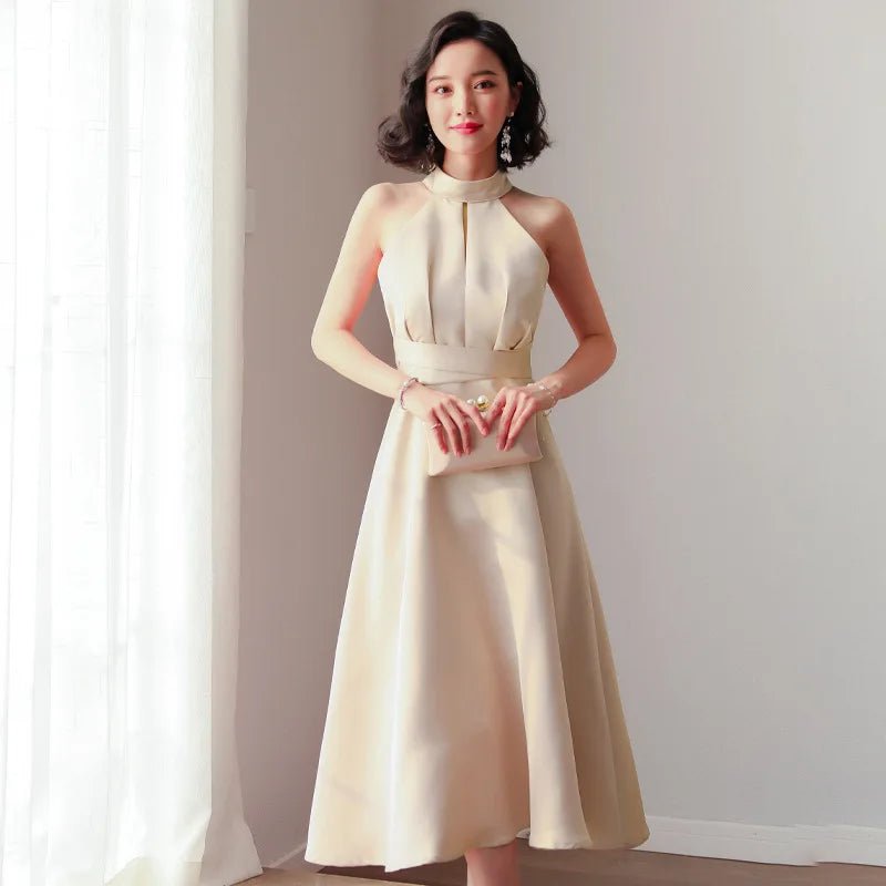 圓領削肩緞面輕禮服｜法式簡約客製禮服｜婚禮賓客與聚會推薦 WeddLin - WeddLin 輕婚紗