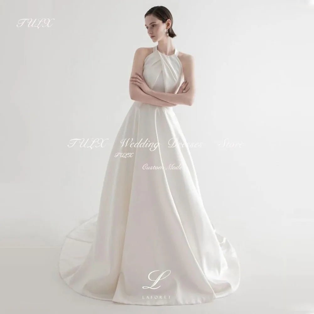 削肩露背緞面輕婚紗｜韓系簡約客製婚紗｜婚紗攝影與美式婚禮推薦 WeddLin - WeddLin 輕婚紗