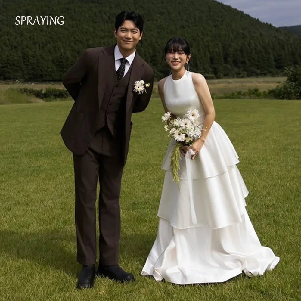 韓系極簡象牙白緞面圓領蛋糕裙輕婚紗｜weddlin 客製婚紗 - WeddLin 輕婚紗