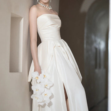 法式緞面露背輕婚紗｜登記日與小型婚禮適用 可客製尺寸 weddlin - WeddLin 輕婚紗