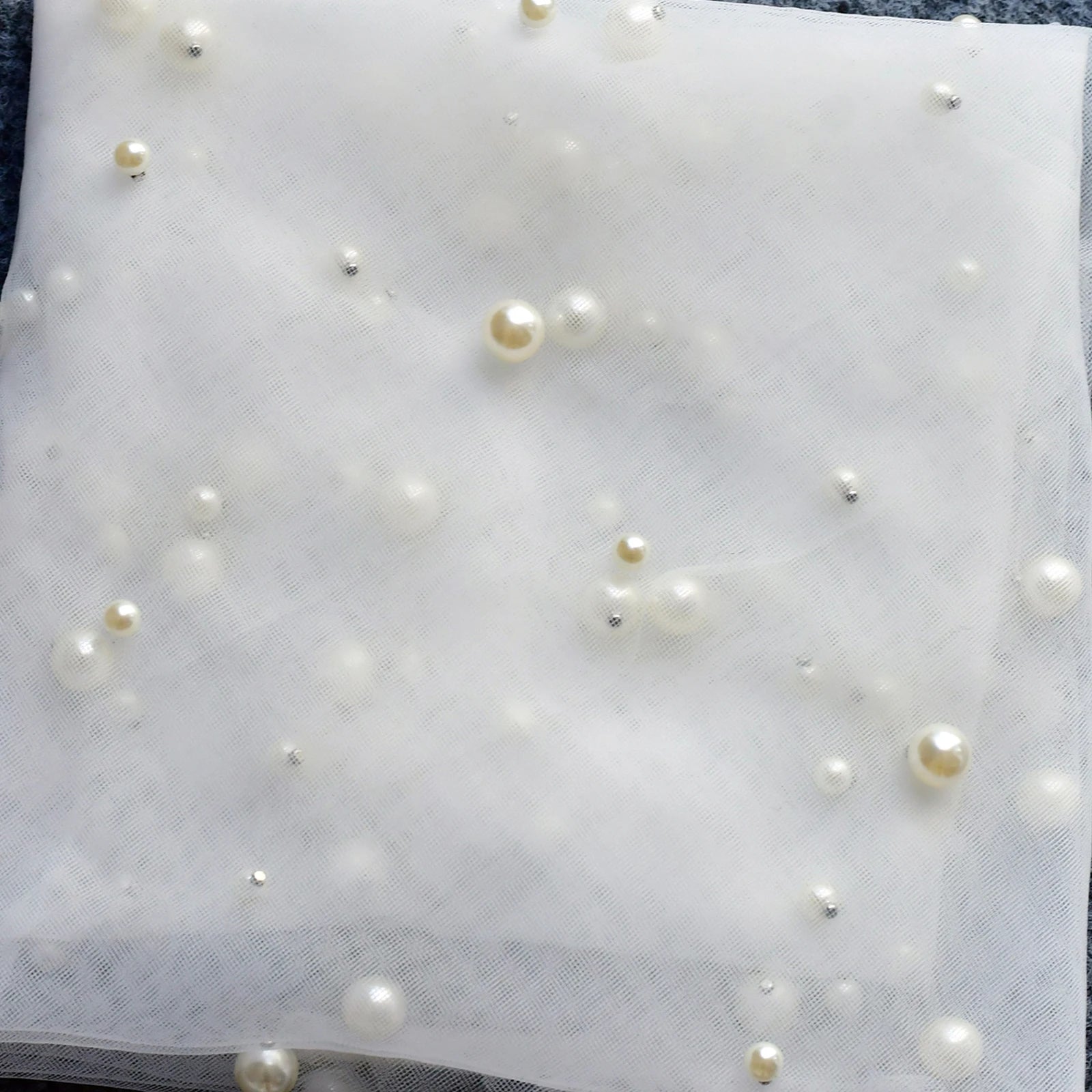 迷你珍珠新娘頭紗｜蝴蝶結串珠款 含梳子 | WeddLin - WeddLin 輕婚紗