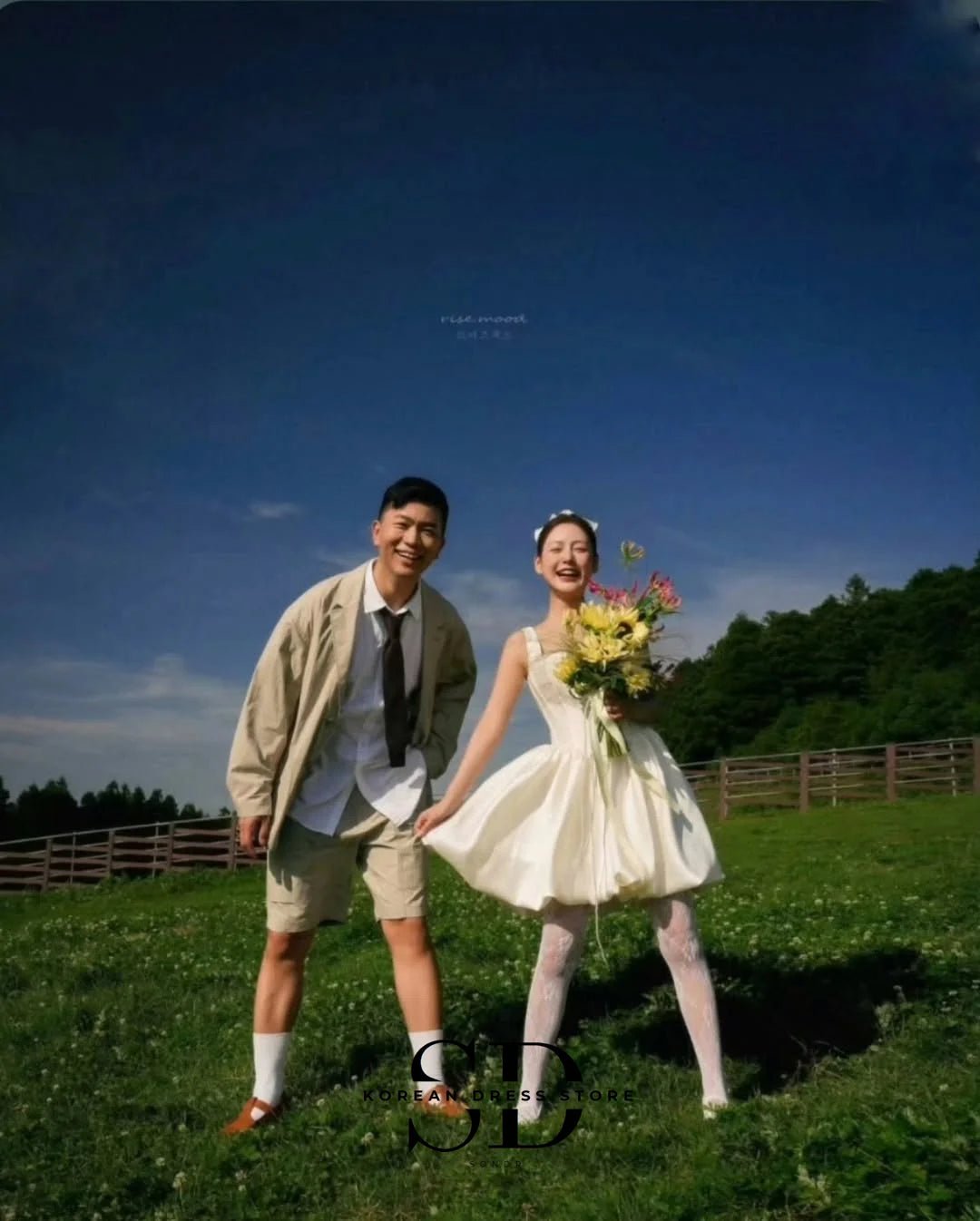 WeddLin 韓版方領短款緞面婚紗｜戶外拍攝自助婚紗 - WeddLin 輕婚紗