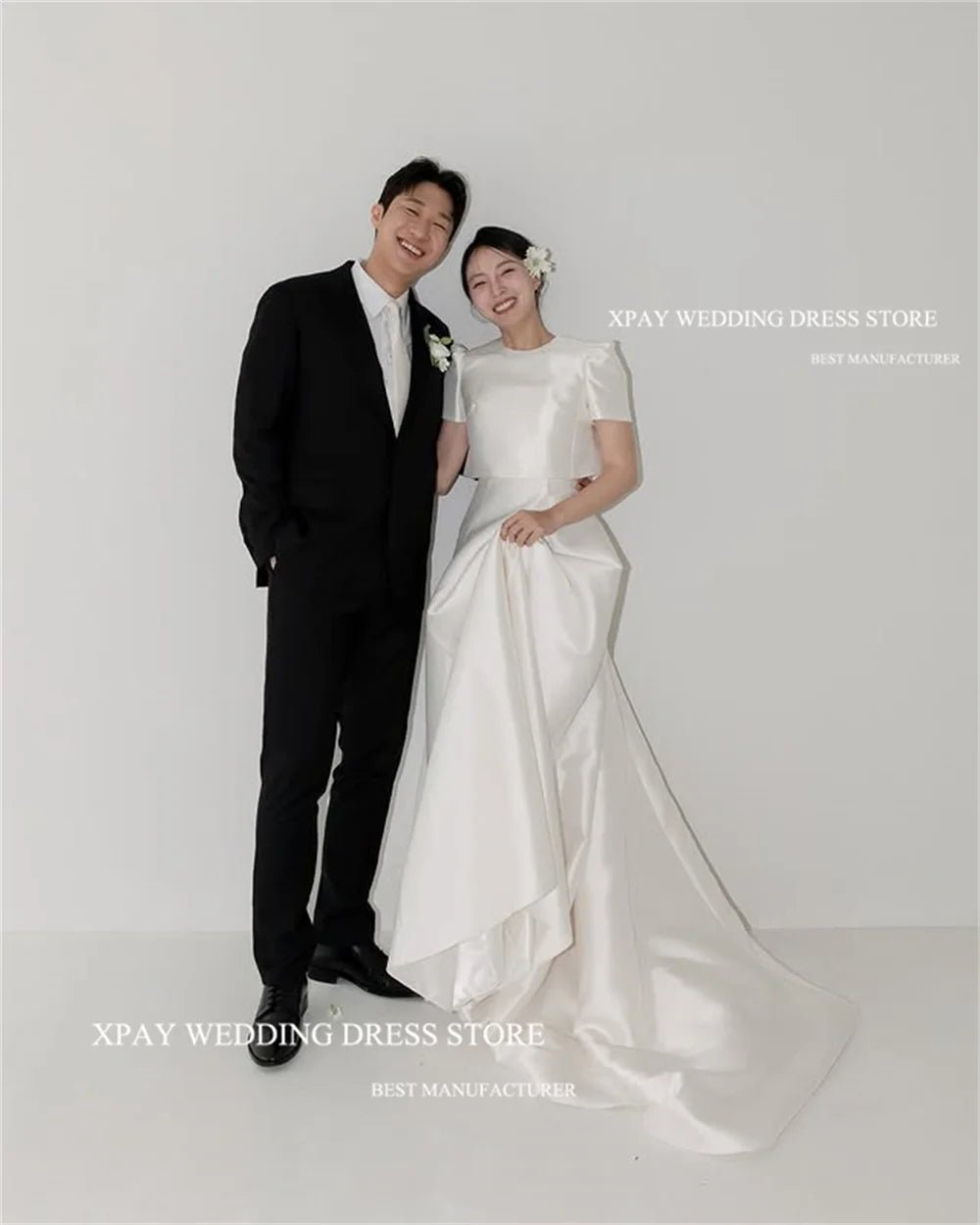 極簡圓領緞面輕婚紗｜Weddlin 量身客製 A - Line 拍照婚紗 - WeddLin 輕婚紗