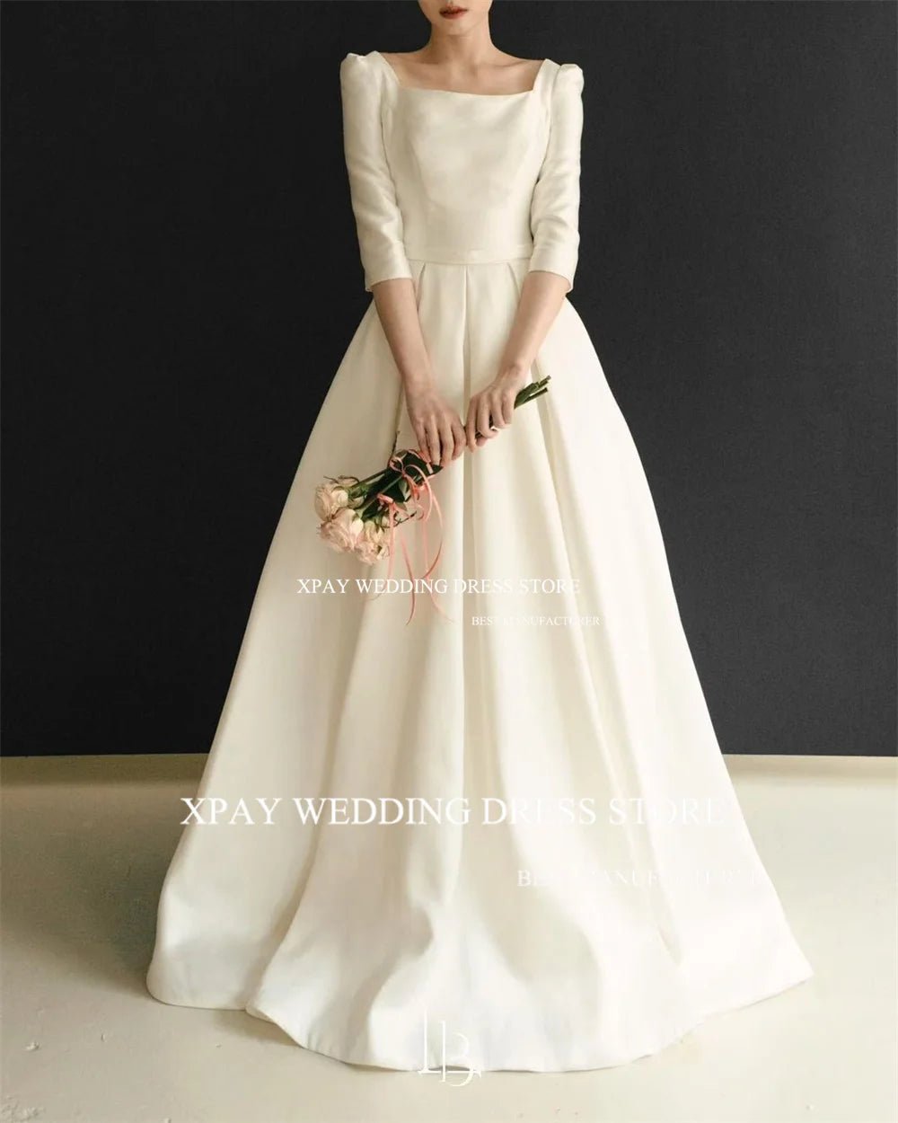 WeddLin 緞面方領五分袖輕婚紗｜韓系極簡 A - Line 剪裁．客製尺寸、拍照婚紗推薦 - WeddLin 輕婚紗